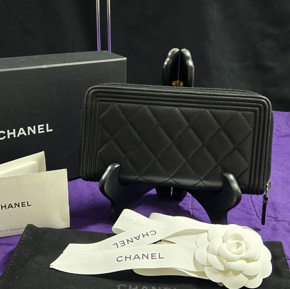 CHANEL Boy Black Quilted Lambskin Zip-around Wallet - Picture 2 of 14